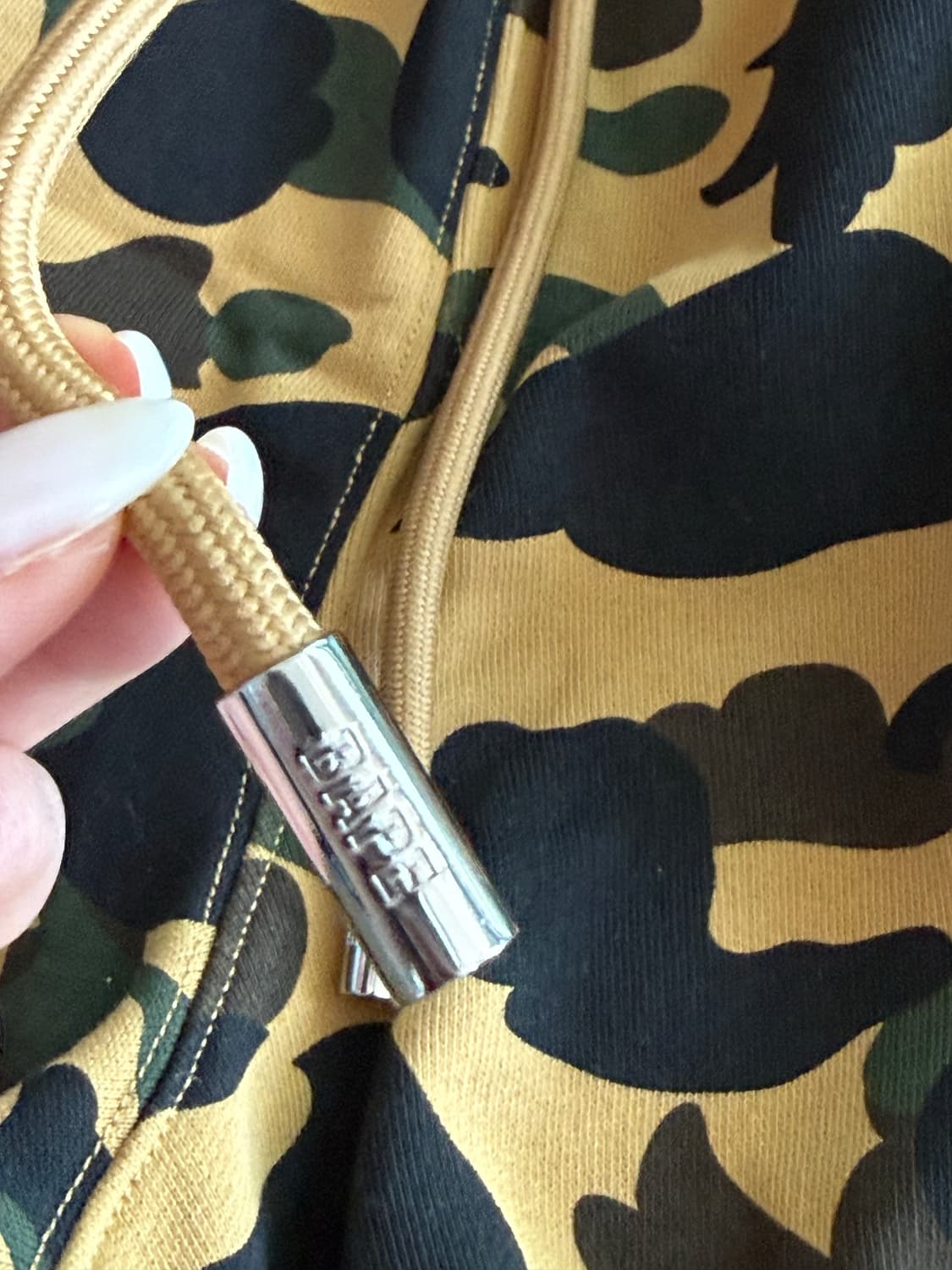 베이프 퍼스트 카모 자카드 원 포인트 릴렉스드 핏 스웨트쇼츠 옐로우 상품이미지3