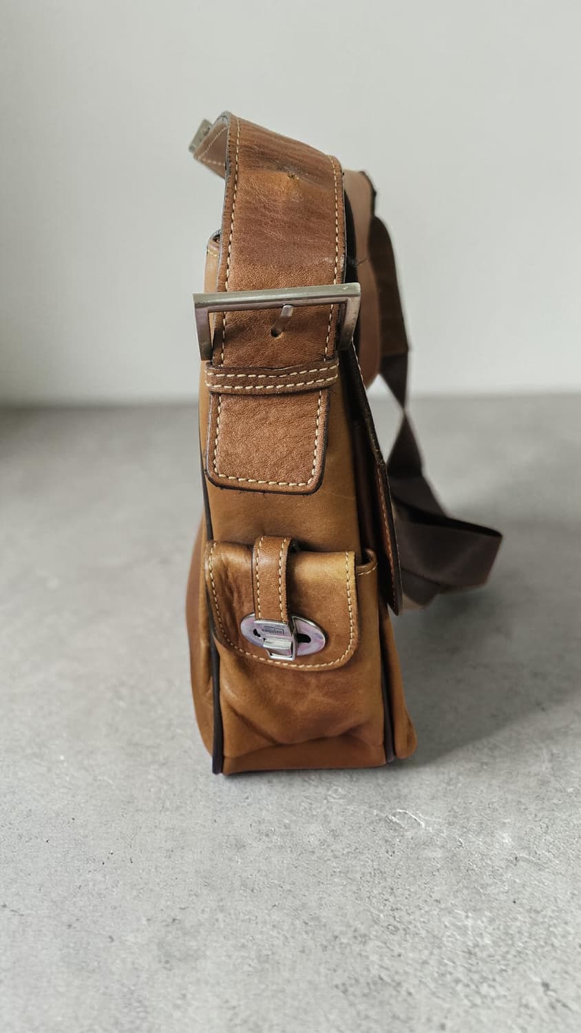 에스콰이어 빈티지 통가죽 크로스백 상품이미지4