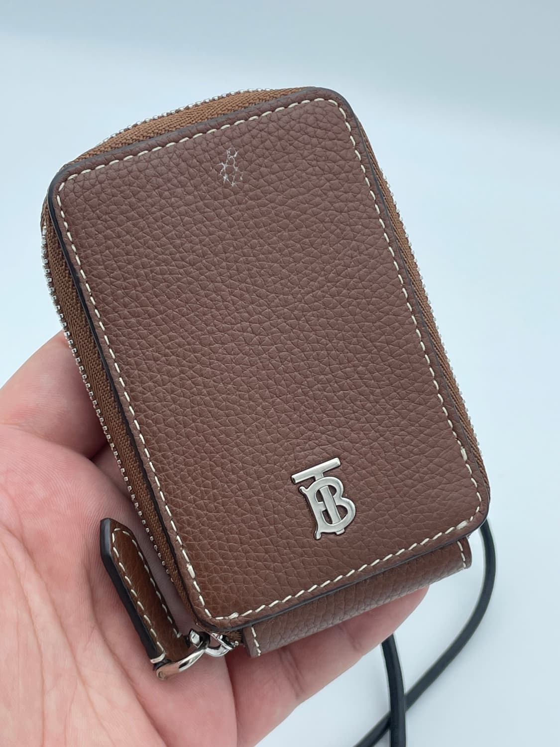 [ 정품 ] 버버리 스트랩 지퍼 카드지갑 브라운  상품이미지2
