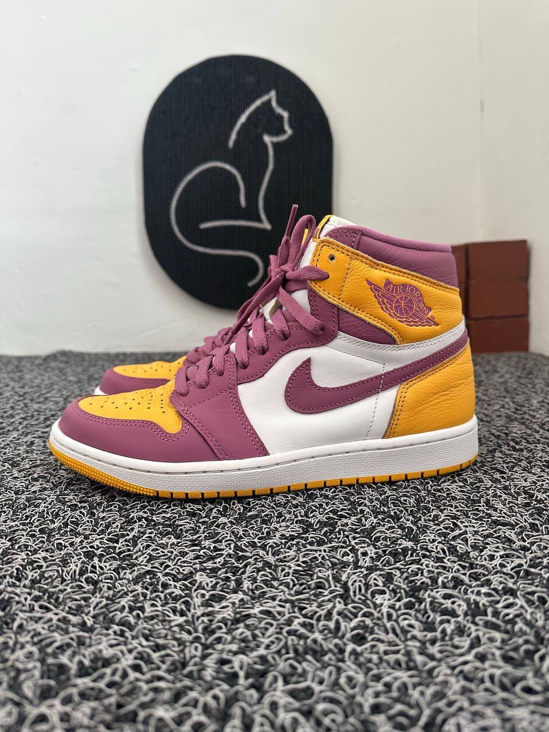 나이키 에어 조던 1 High 퓨전 레드 270 상품이미지1