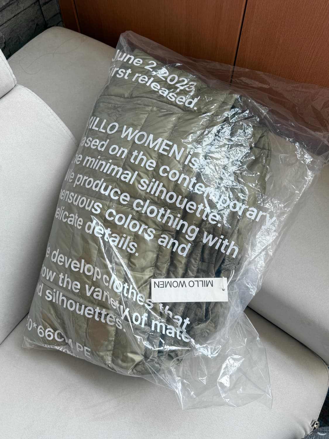 밀로 우먼 경량 패딩 (새상품) 정가: 24.8만 상품이미지5