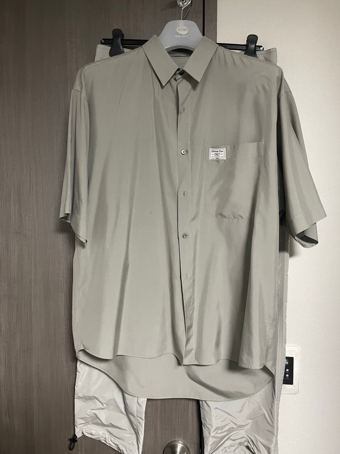 디올 남성 한정 그레이 실크셔츠셔츠 & 바지 셋업 상품이미지1