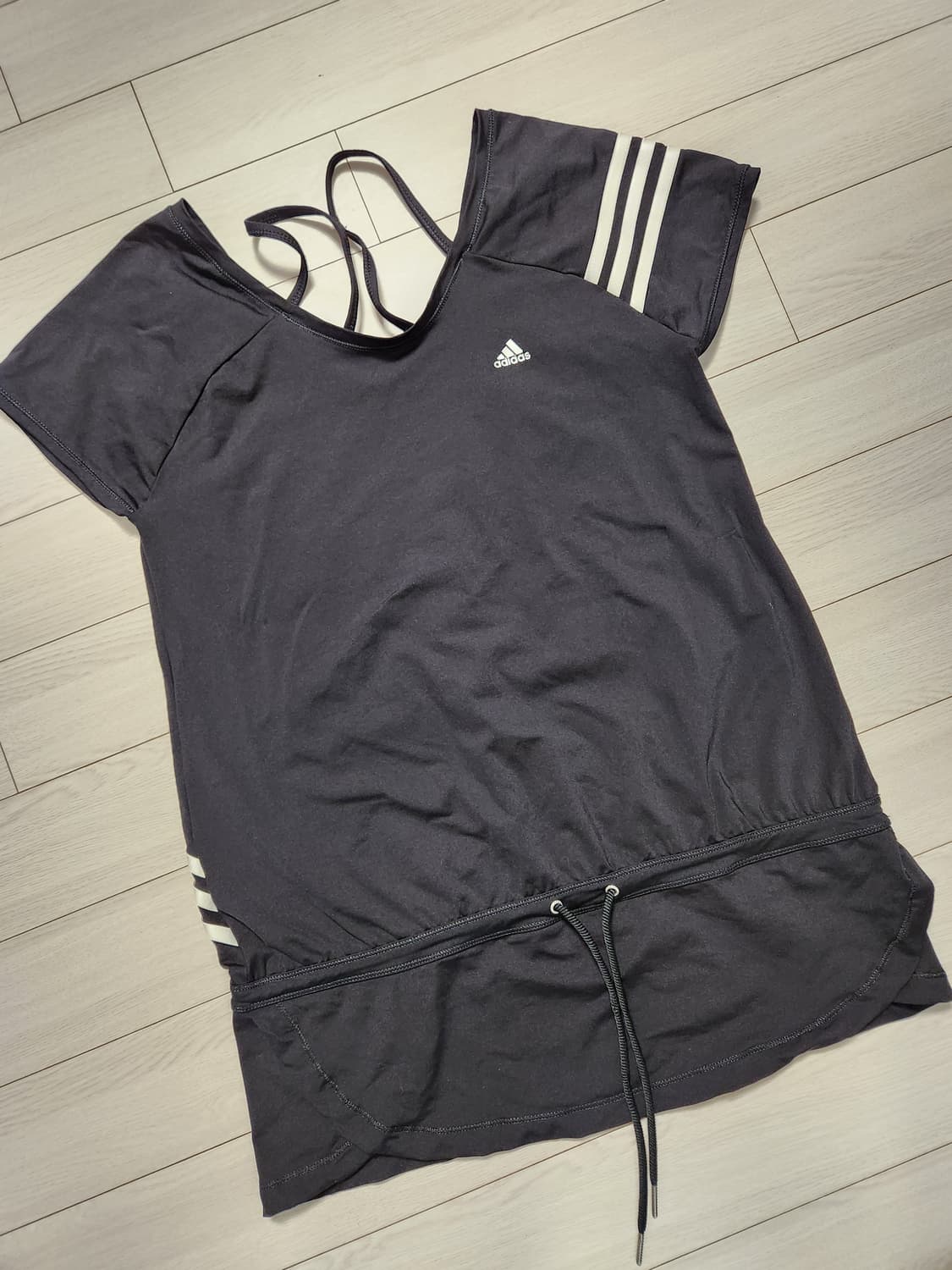 아디다스 여성 CL Q3 Long Tee 반팔티 사이즈95

사용감 없고 상품이미지1