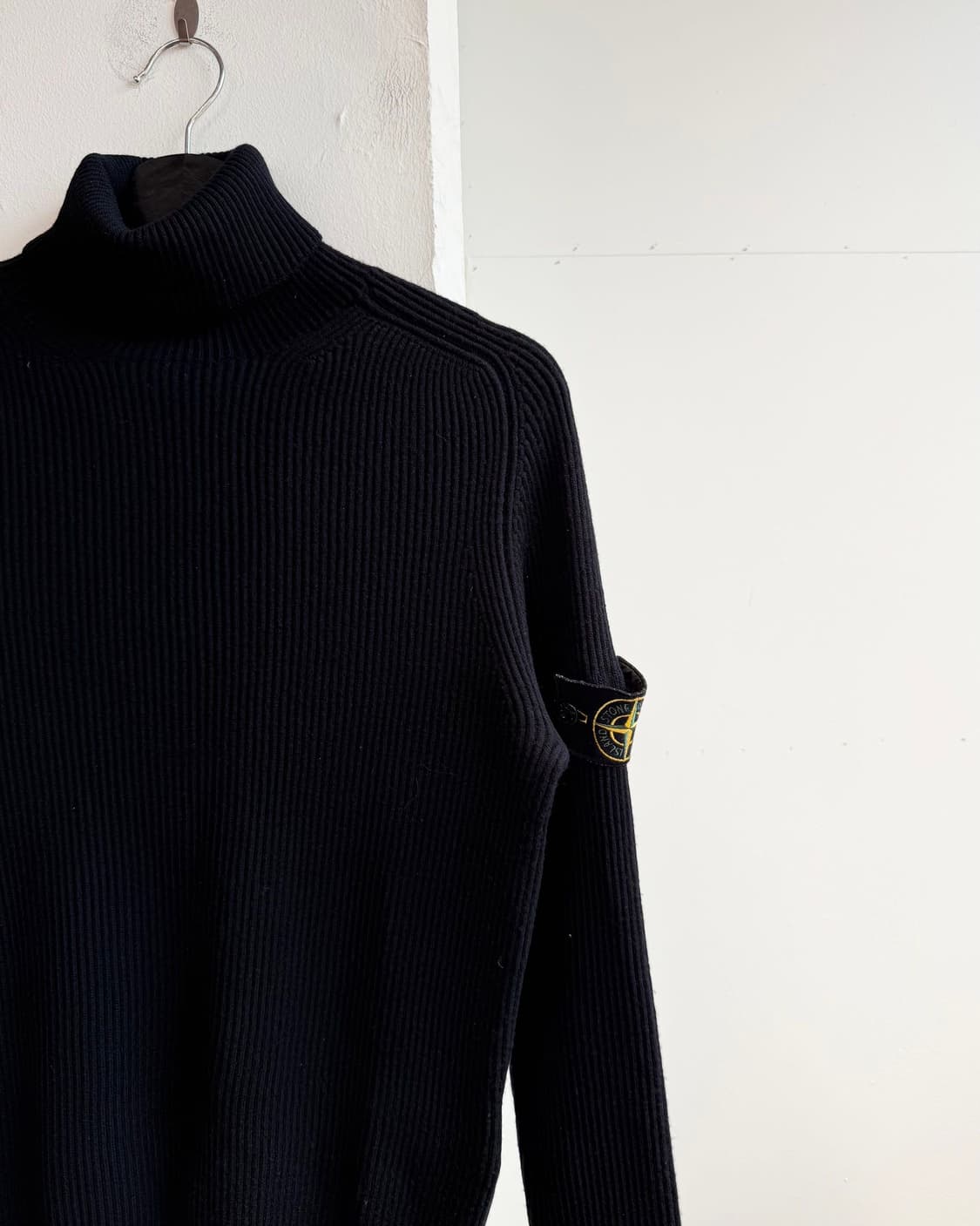 스톤아일랜드 블랙 터틀넥 울 니트  상품이미지5