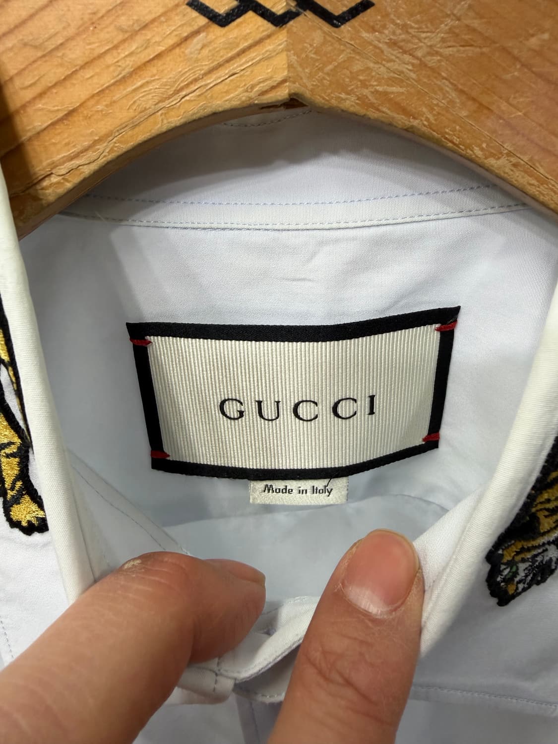 정품) 구찌 타이거 자수 라이트블루 셔츠 39(M) 상품이미지5