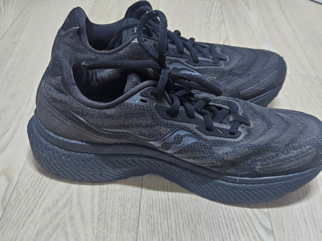 써코니  트라이엄프19 블랙 270mm 상품이미지6