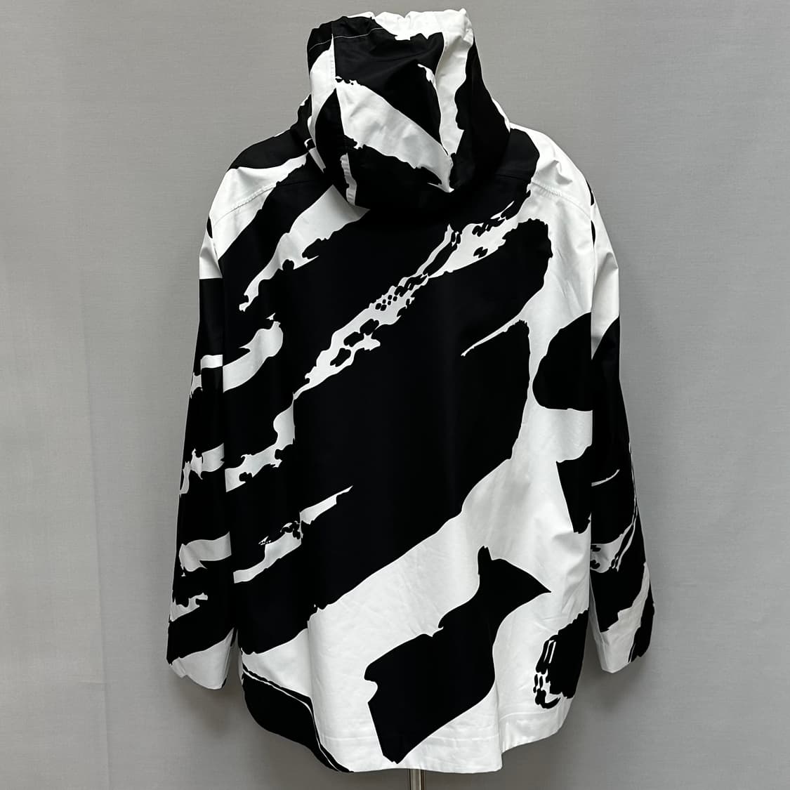 루이비통 본디드 그래픽 쉘 재킷 ( 110 ) 상품이미지2