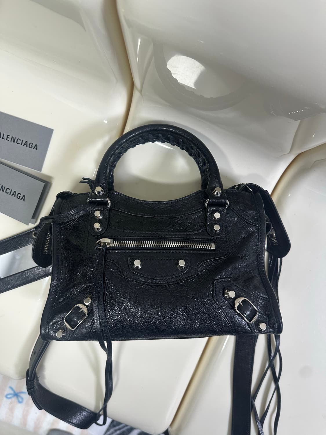 [새상품급 정품] 발렌시아가 시티 모터백 미니 블랙 상품이미지2