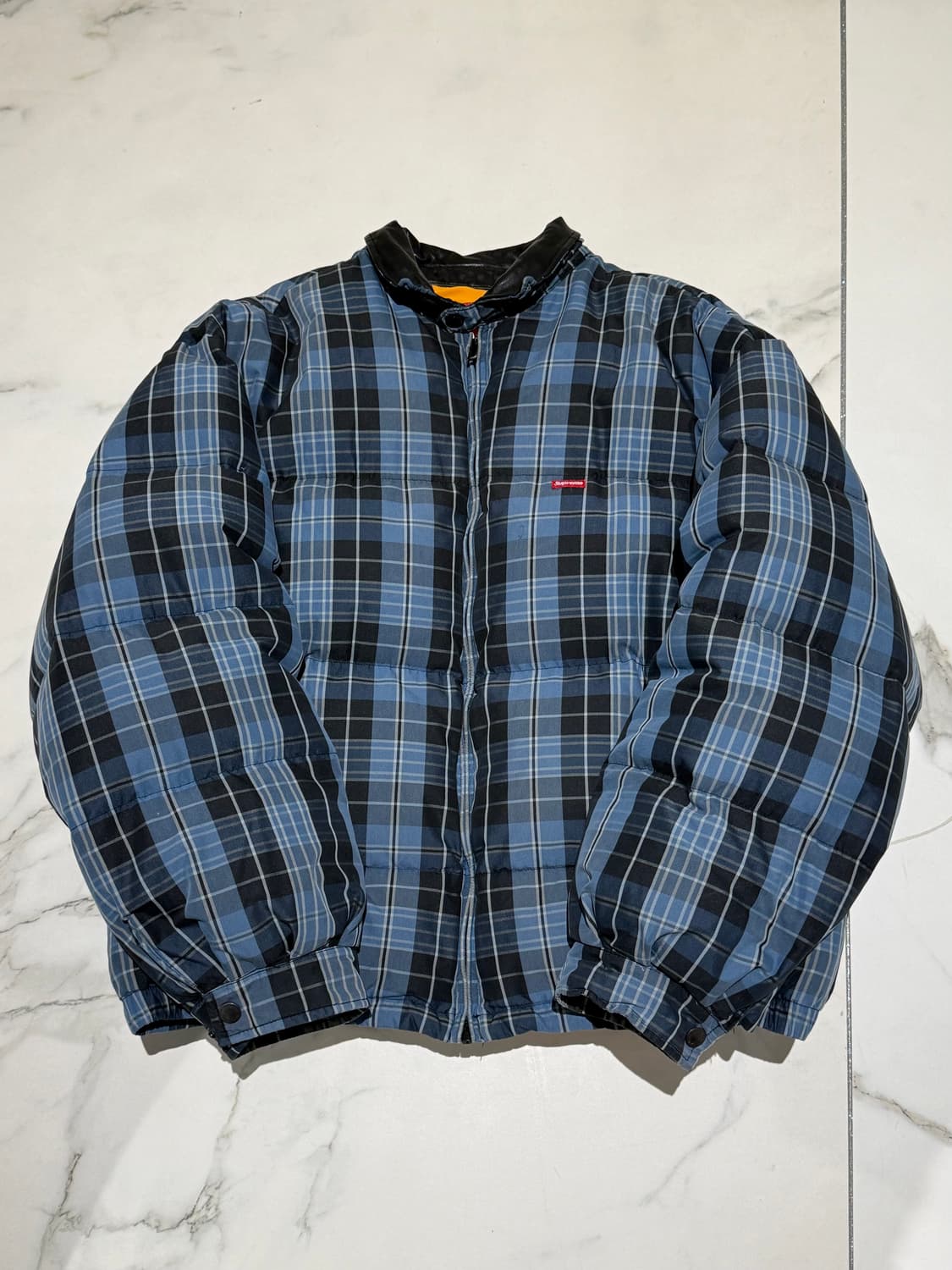 슈프림 FW19 레더 카라 체크 푸퍼 자켓  상품이미지2