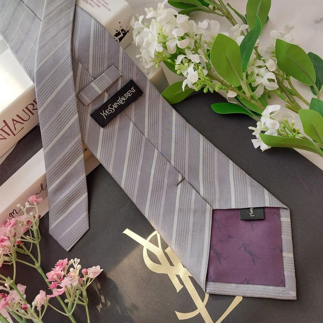 입생로랑 실크 그레이 스트라이프 넥타이 9.7cm A등급 K1917
 상품이미지4