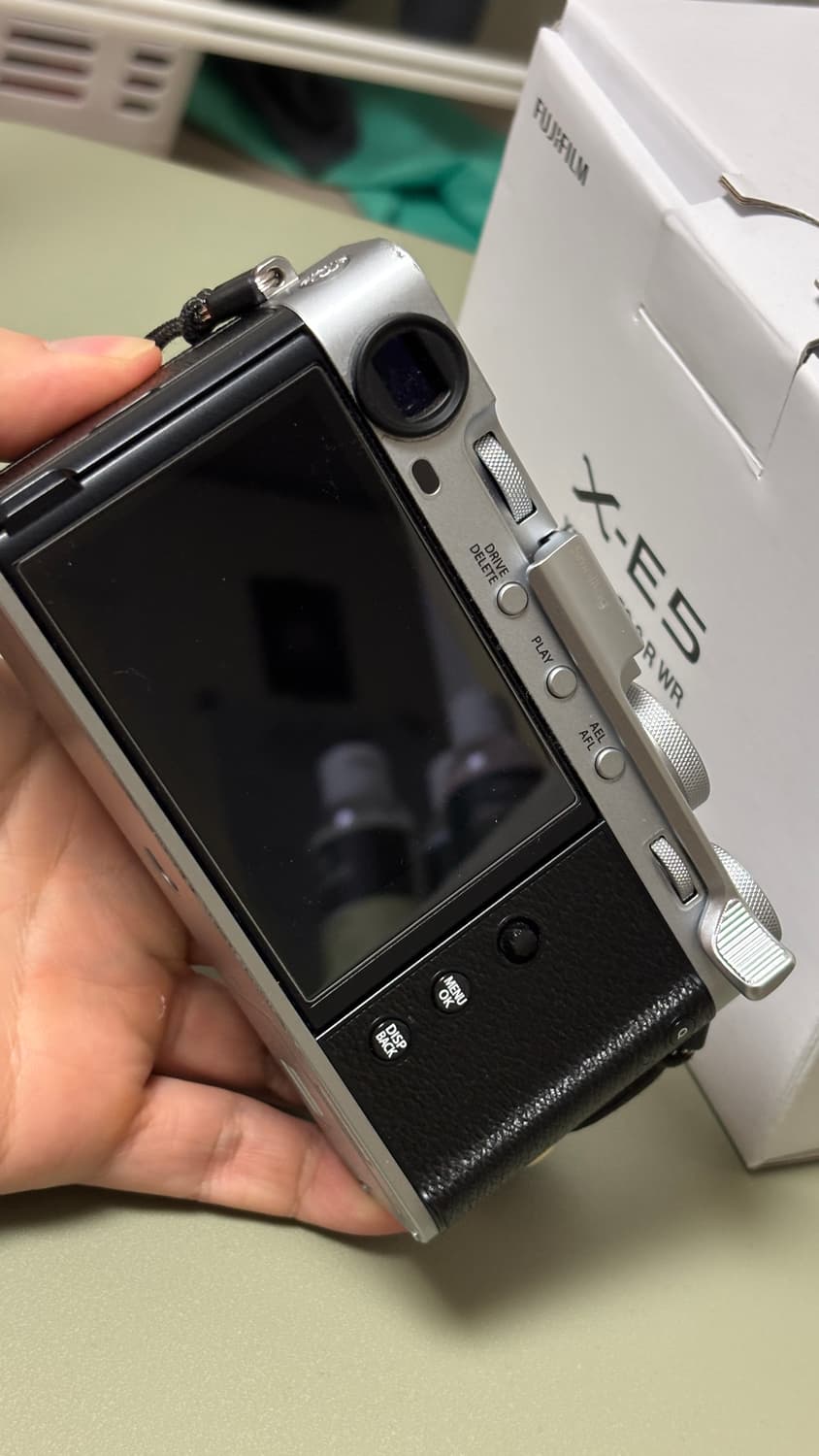 후지필름 x-e5 바디단품 실버 보증 2028년10월까지 상품이미지3