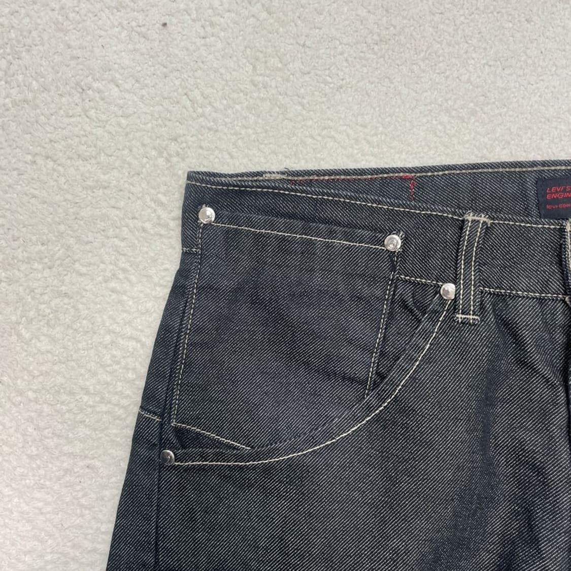 LEVI'S 엔지니어드진 흑청 스트레이트 데님 (32) 상품이미지4