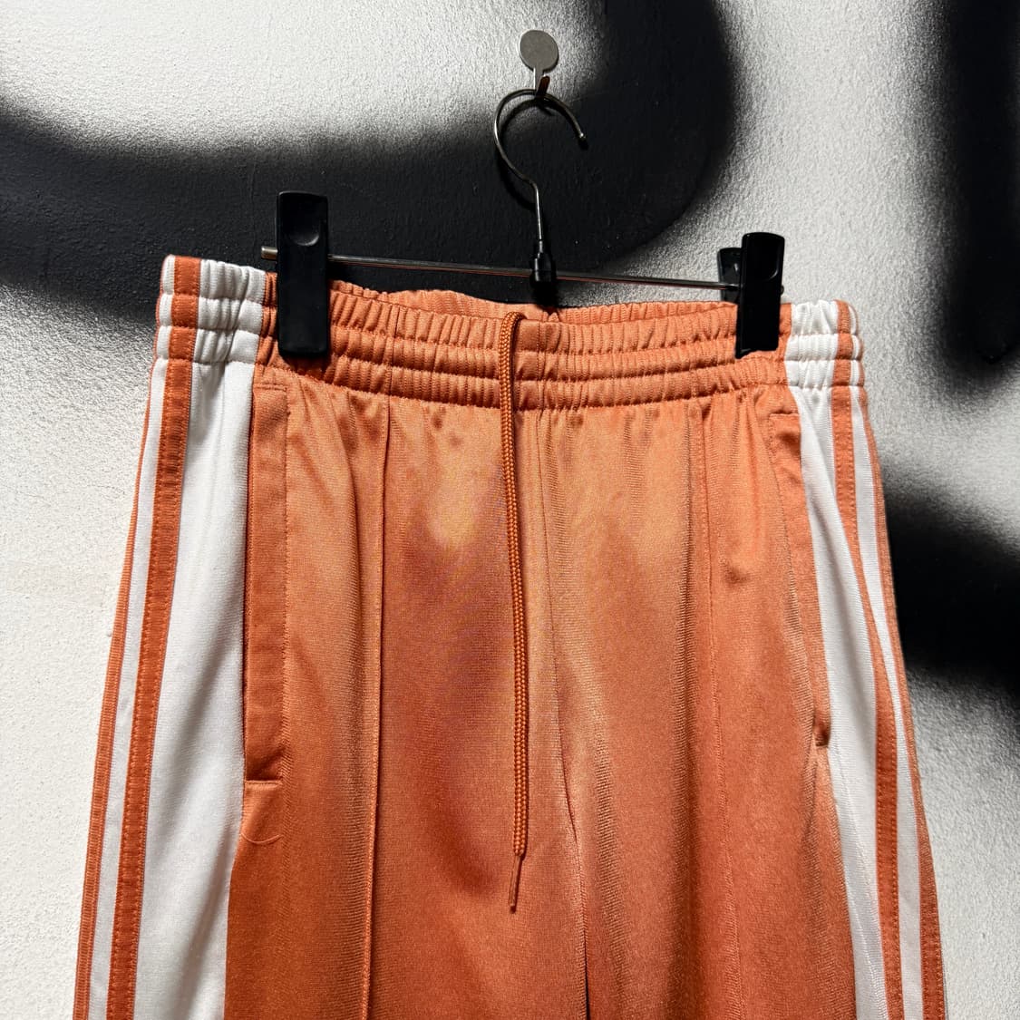 제니 팬츠 아디다스 아디브레이크 트랙 팬츠 코랄 상품이미지3