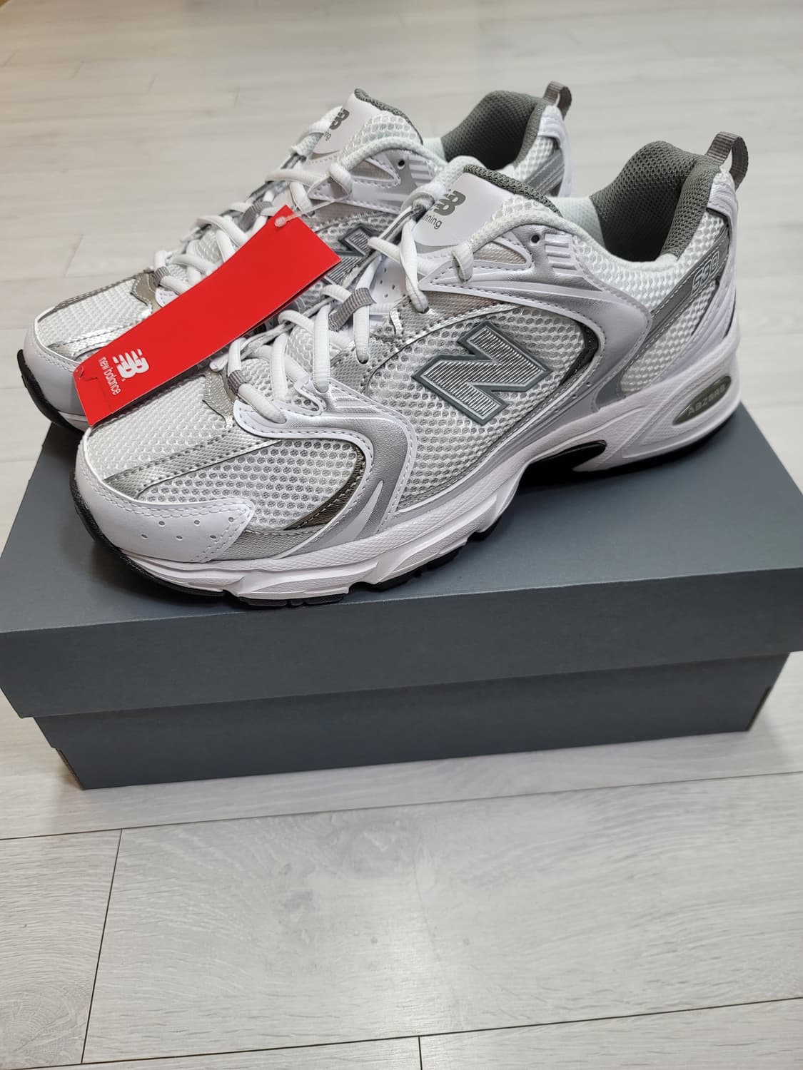 (270)뉴발란스 530 화이트 실버[대전 직거래도 가능] 상품이미지4