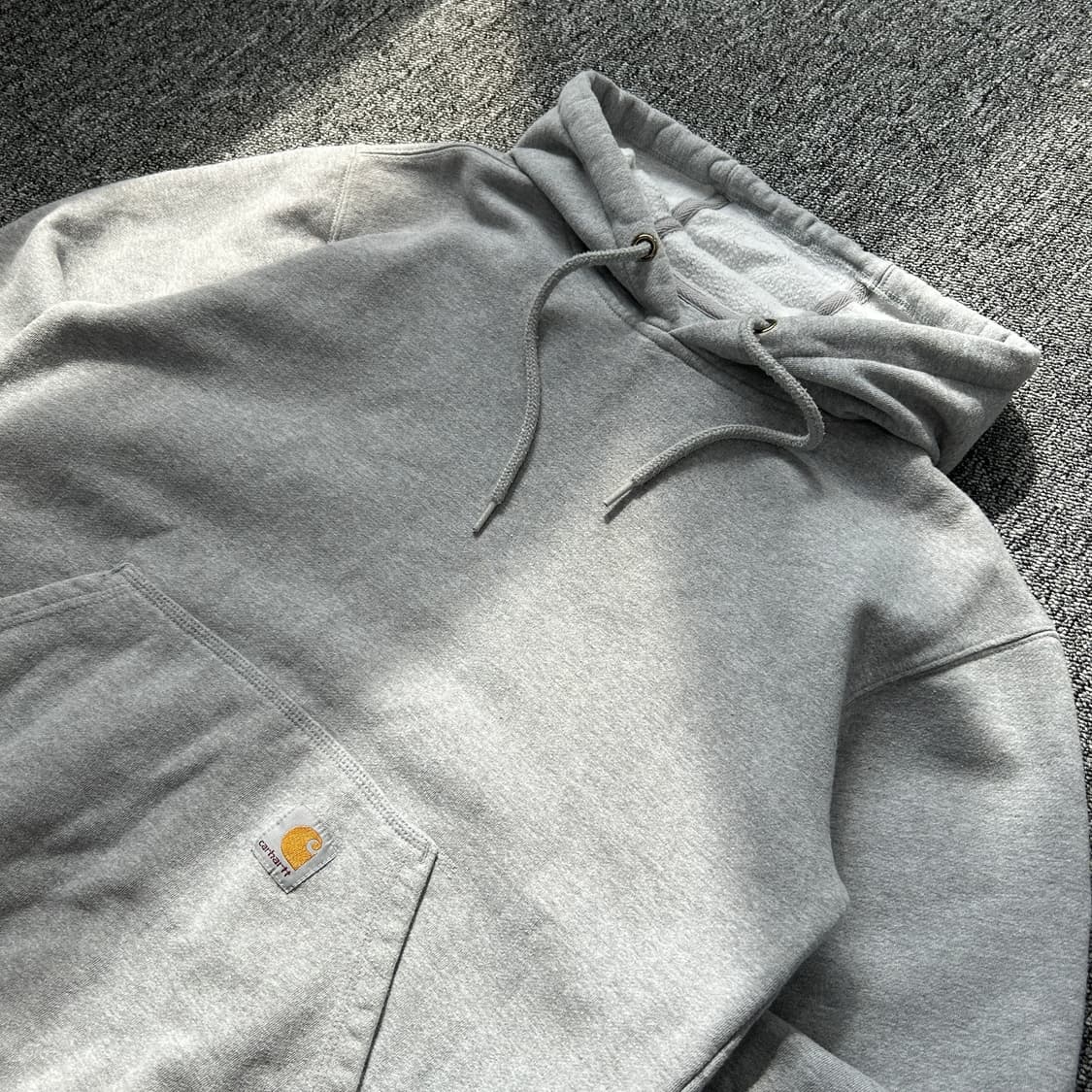 칼하트 그레이 미드웨이트 후드티 상품이미지4