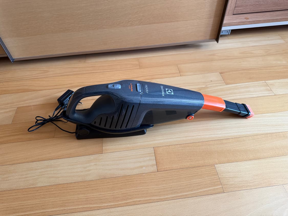 일렉트로룩스 라피도 청소기 무선 핸디 버큠 코드제 A9 Electrolu 상품이미지3