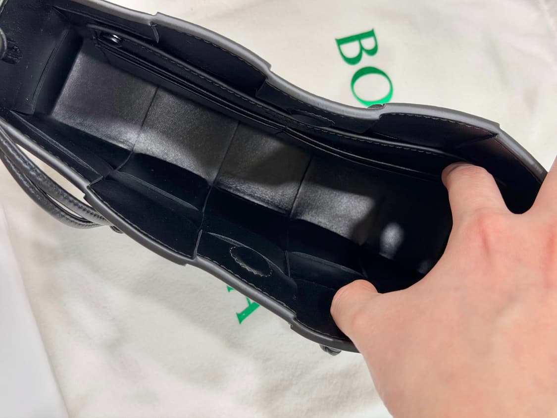 (거의새상품) 보테가베네타 카세트 파우치 숄더백 상품이미지6