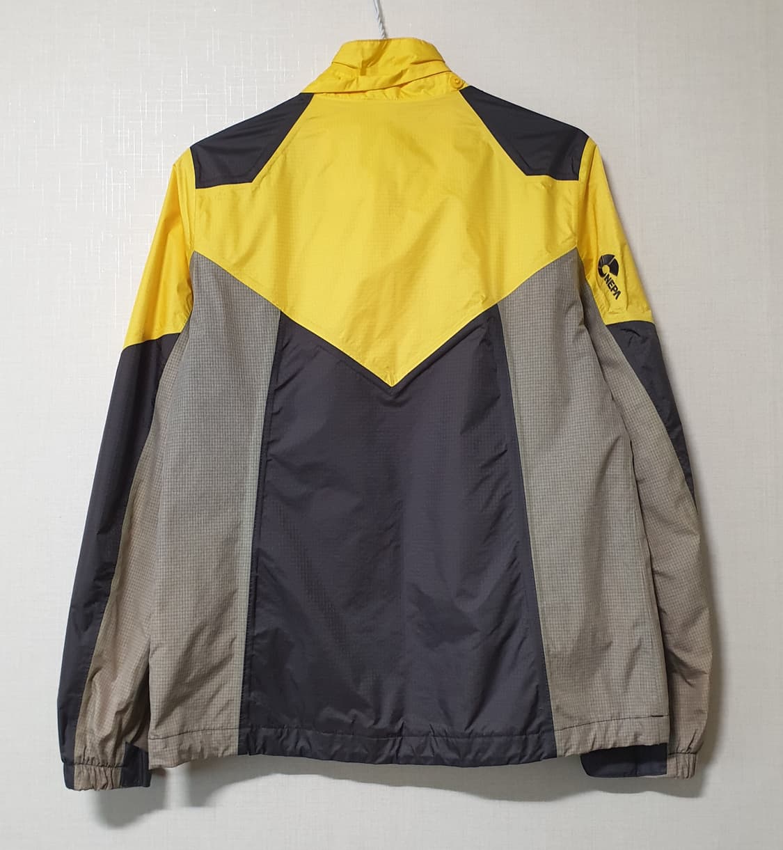 네파 아웃도어 바람막이 95사이즈 상품이미지2