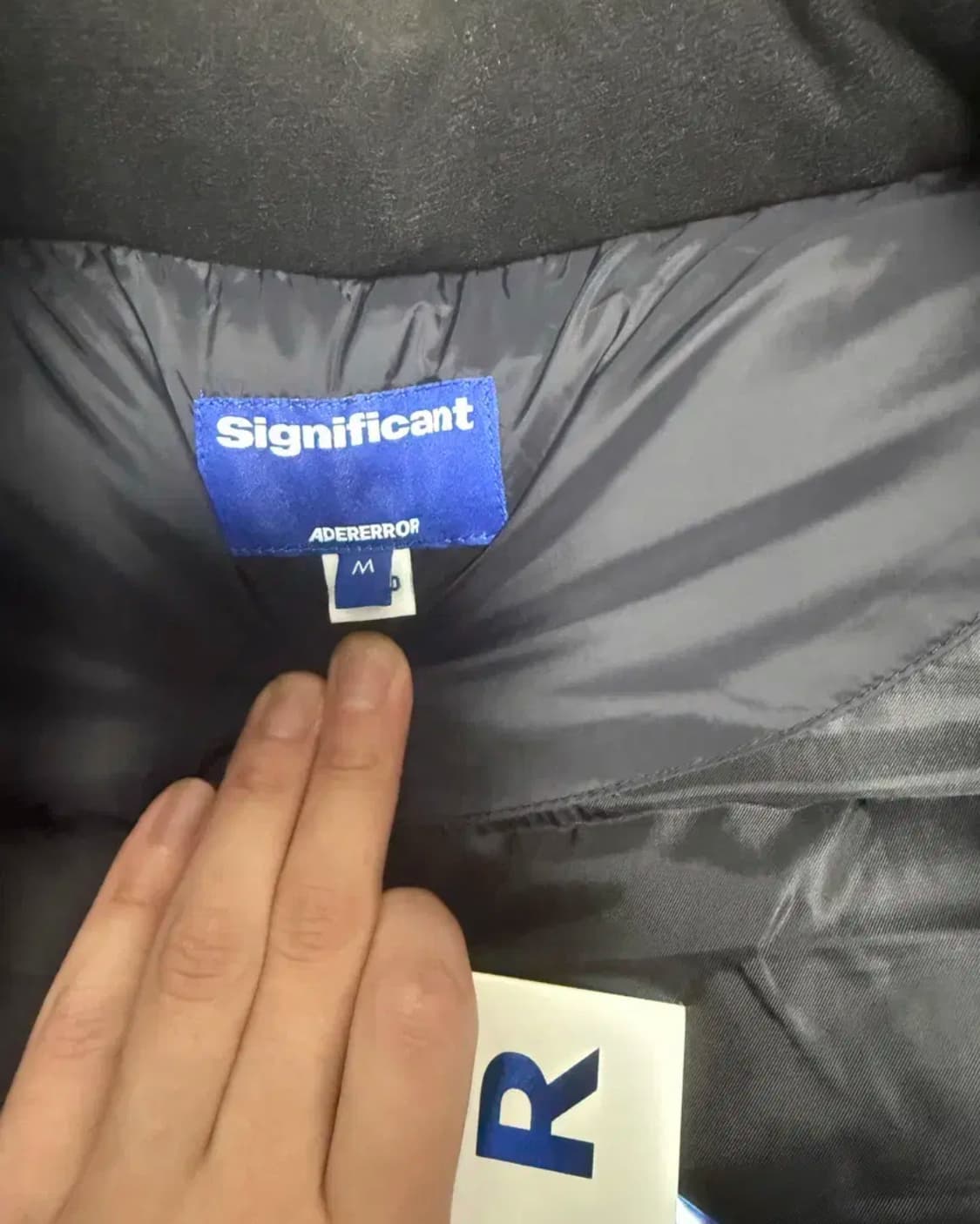 아더에러 시그니피컨트 TRS 태그 패딩 베스트 블랙 색상 M 새상품 상품이미지2