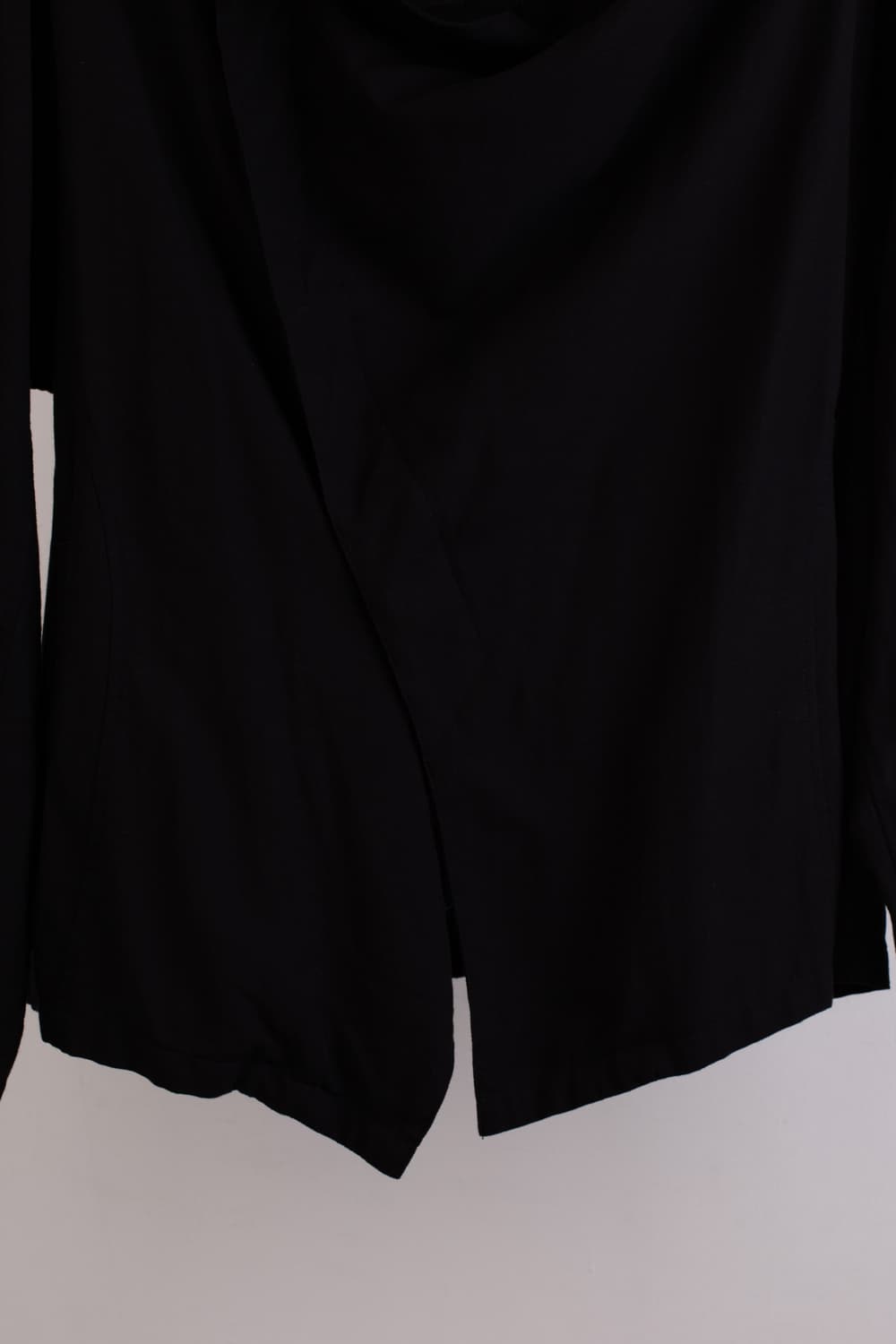 JULIUS COWL NECK ASYMMETRIC JACKET 상품이미지8