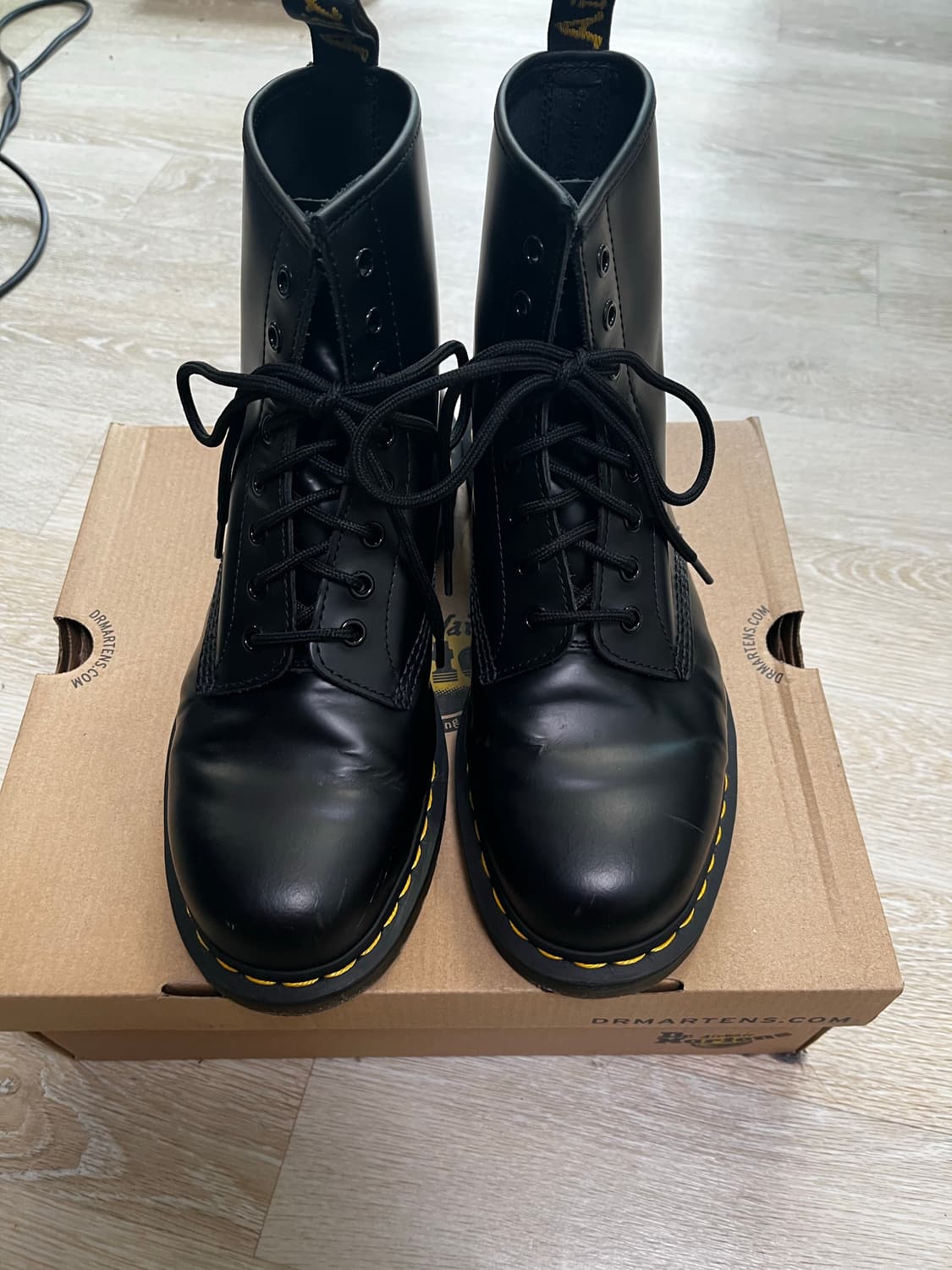 닥터마틴 1460 스무스 270 판매합니다. 상품이미지1