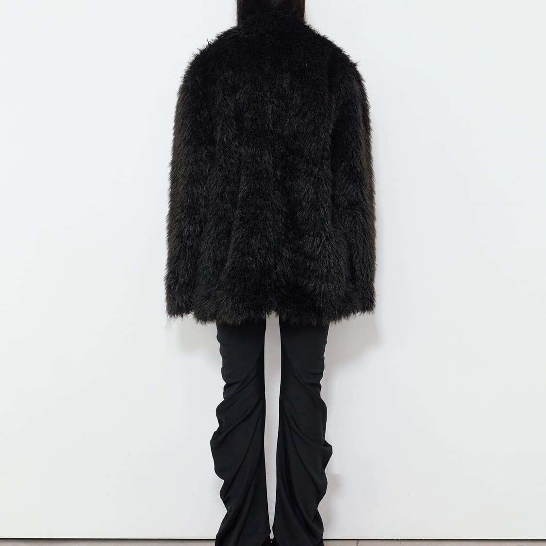 보헤미안서울 퍼 하프 코트 퍼자켓 블랙 상품이미지6