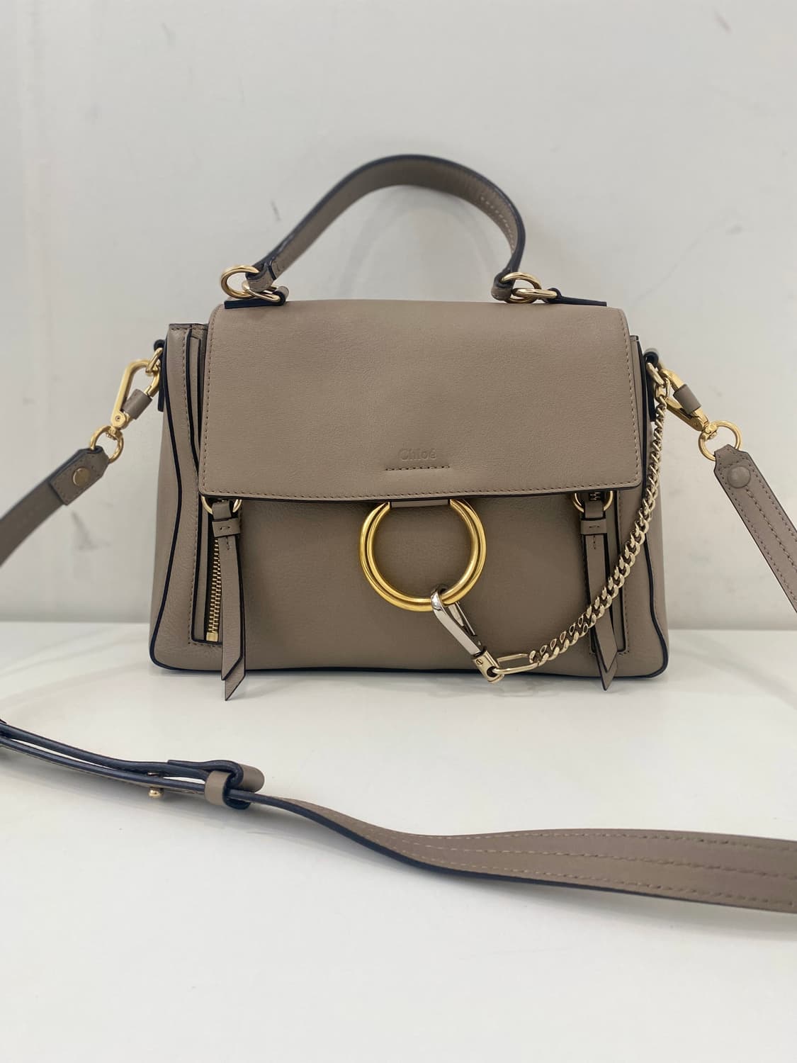 끌로에 페이데이 토트백 상품이미지1