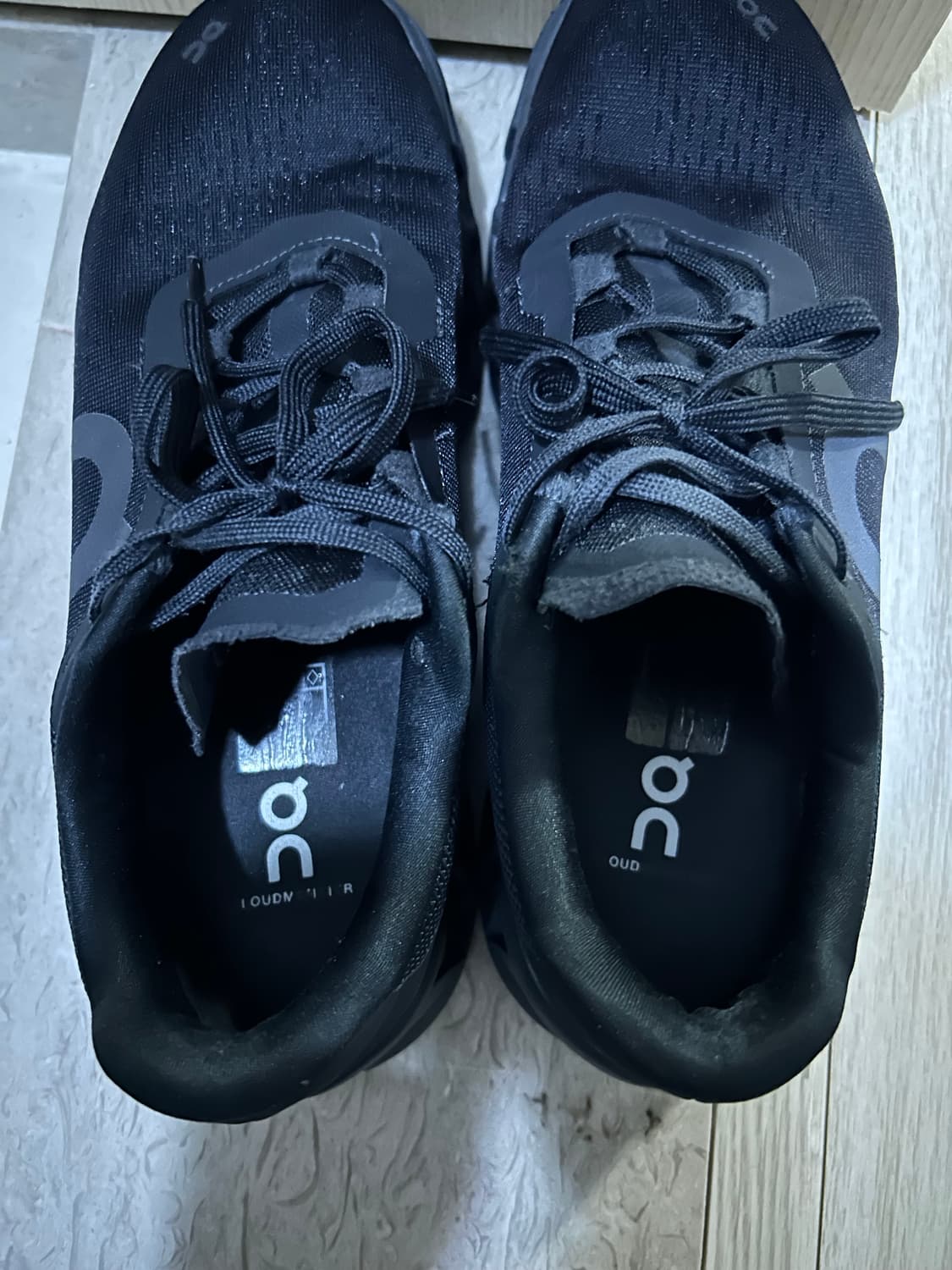 ON Running 온러닝 클라우드몬스터 올 블랙 상품이미지3