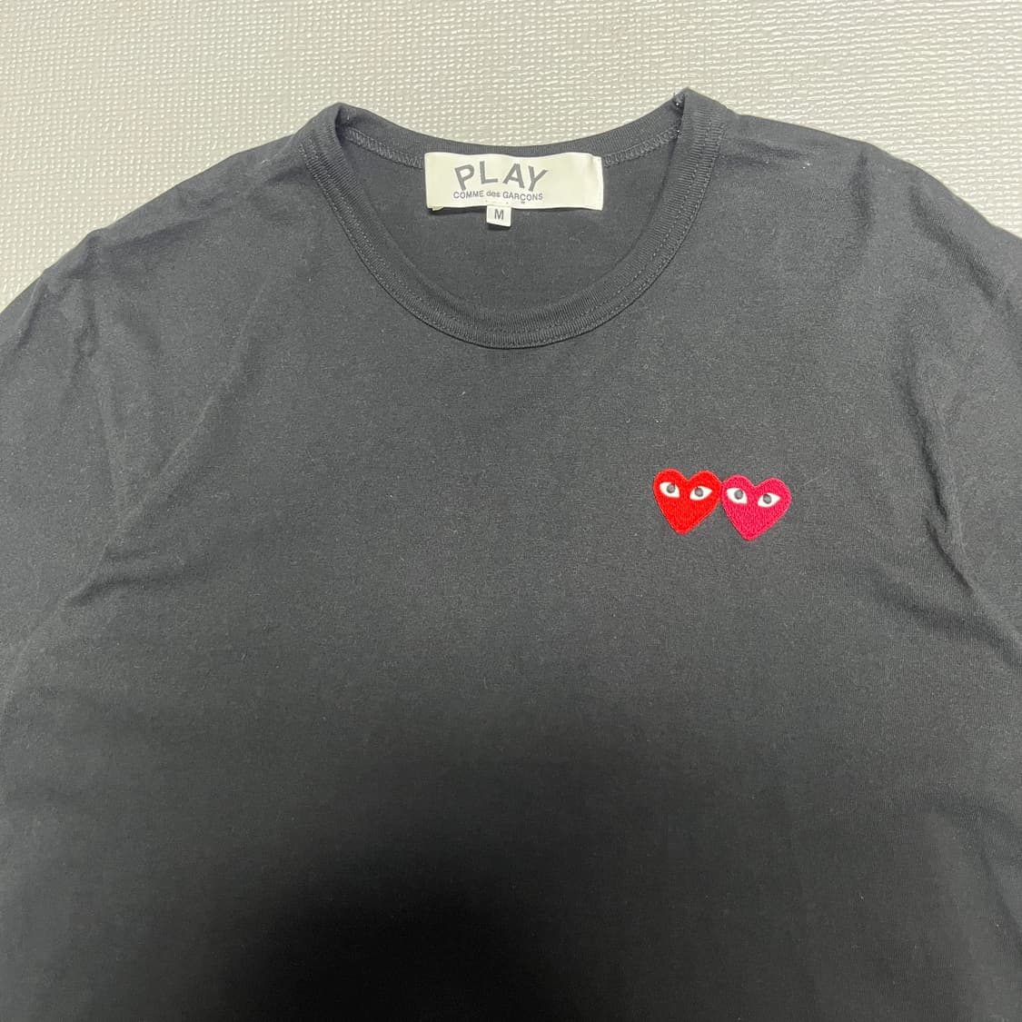 꼼데가르송 더블 하트 와펜 반팔 티셔츠 상품이미지2