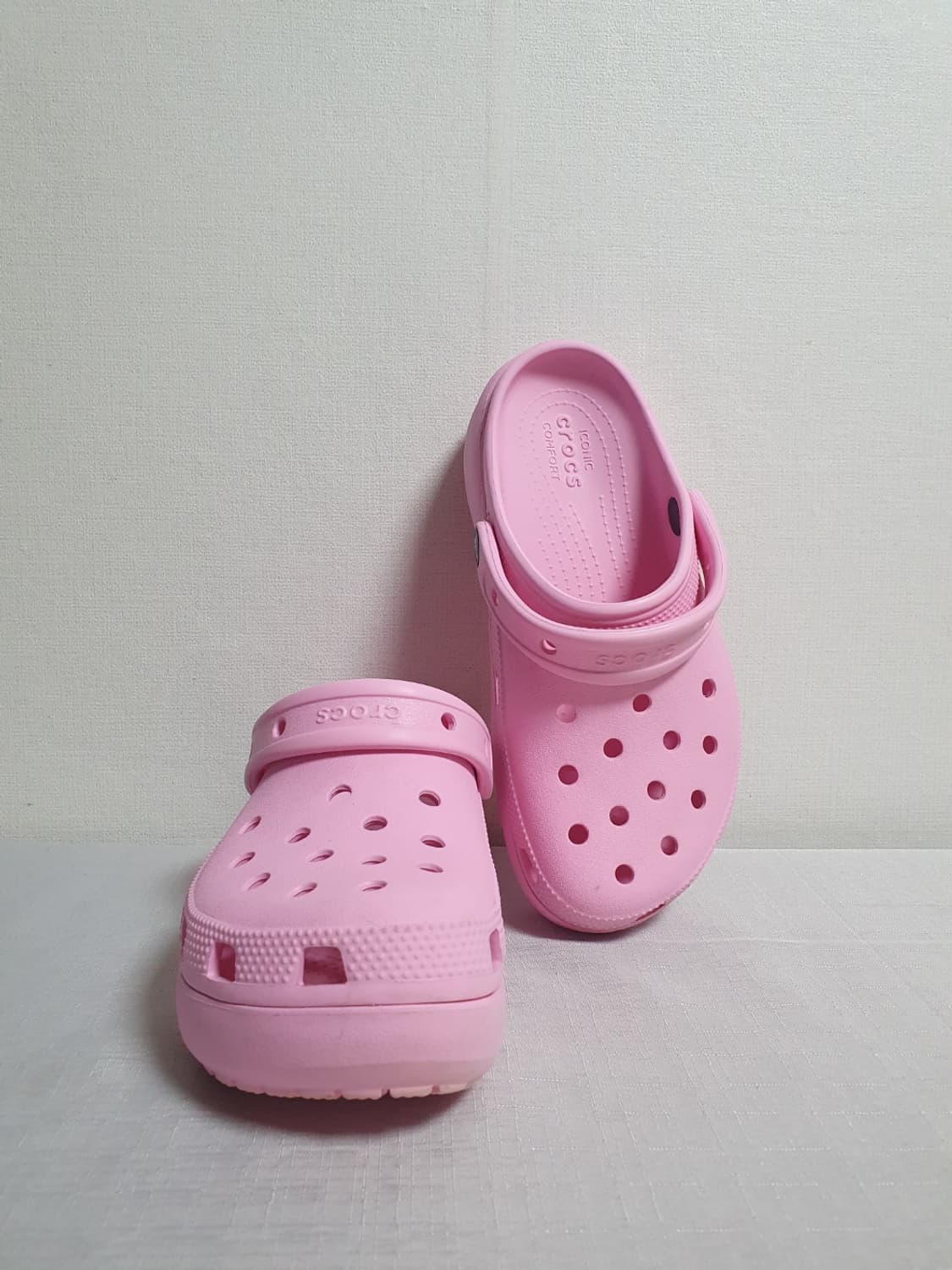 크록스 클래식 플랫폼 클로그 핑크 W6 230mm 상품이미지2