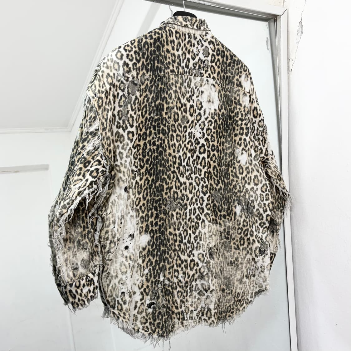 (지수 착용) R13 25SS 레오파드 슈레디드 셔츠 상품이미지6