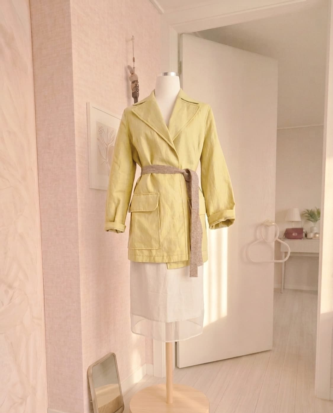 [빈폴] 산뜻한 옐로우 린넨 혼방 하프 트렌치코트 (90사이즈) 상품이미지2
