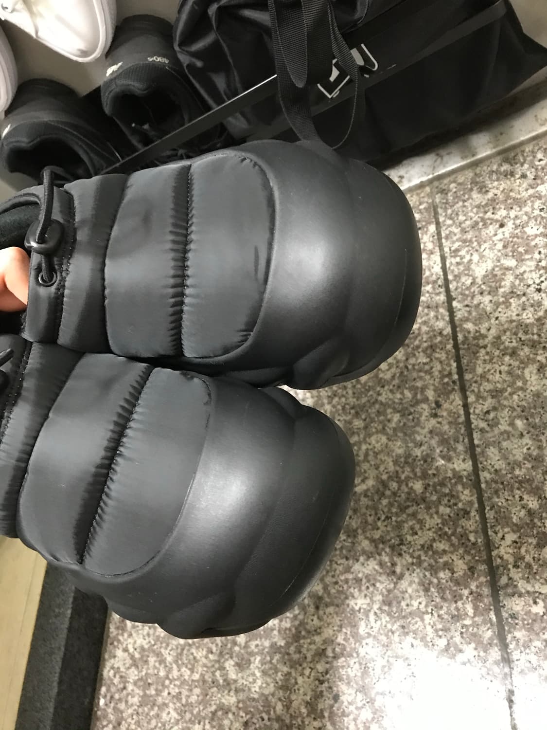 [무배] 크록스 오버퍼프 쇼티 블랙 250 상품이미지4