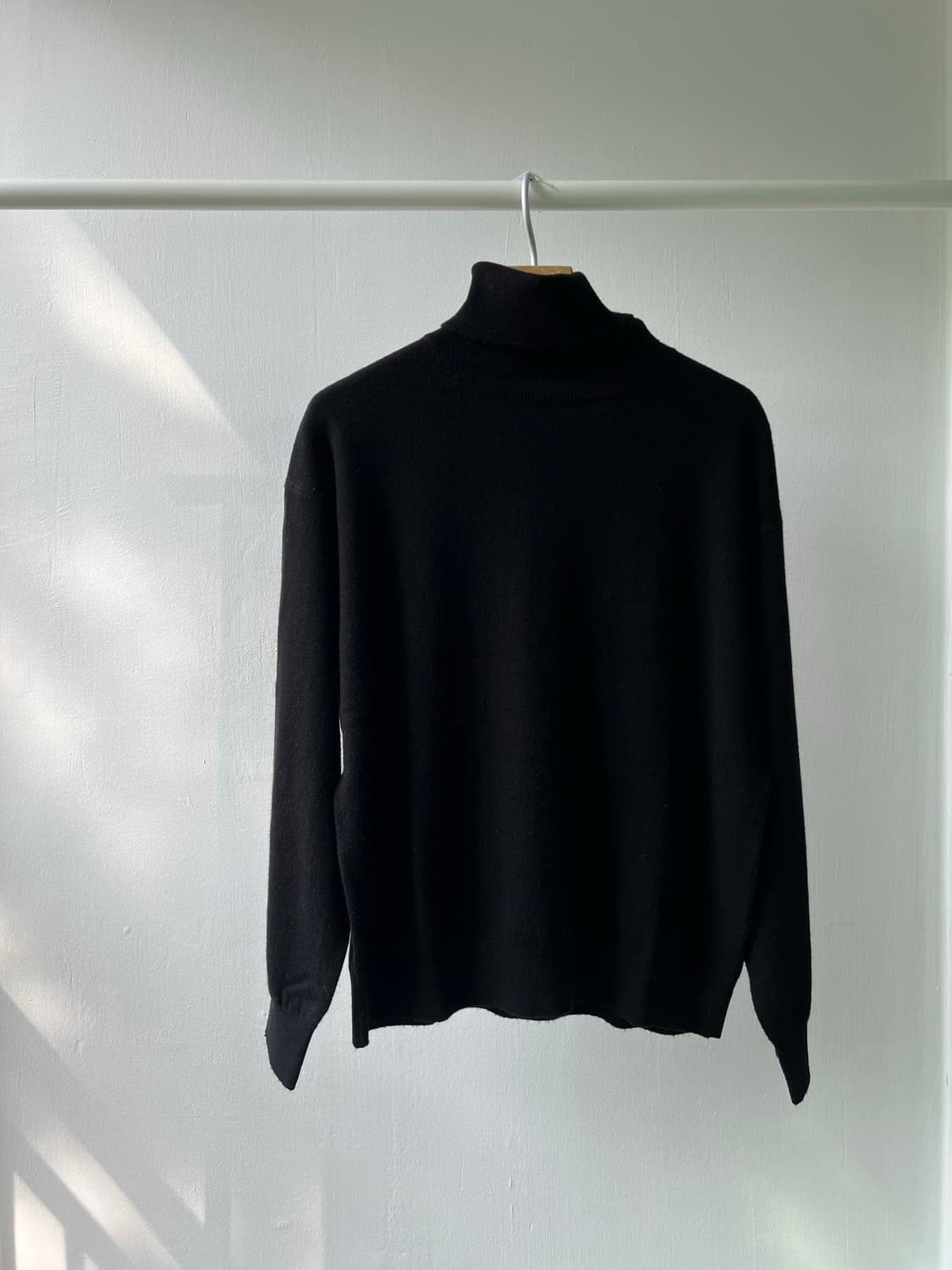 비이커 울 캐시미어 폴라 니트 상품이미지1