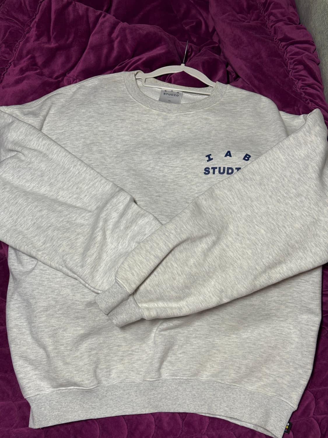 아이앱 스튜디오 라이트그레이 맨투맨 XL 상품이미지1