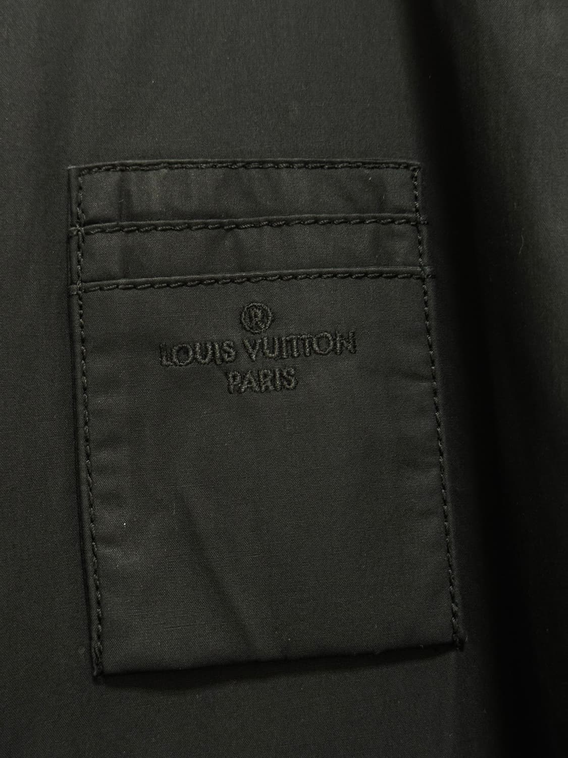 루이비통 LV 1A5CU9 멀티포켓 유틸리티 셔츠 XL / A급 상품이미지4