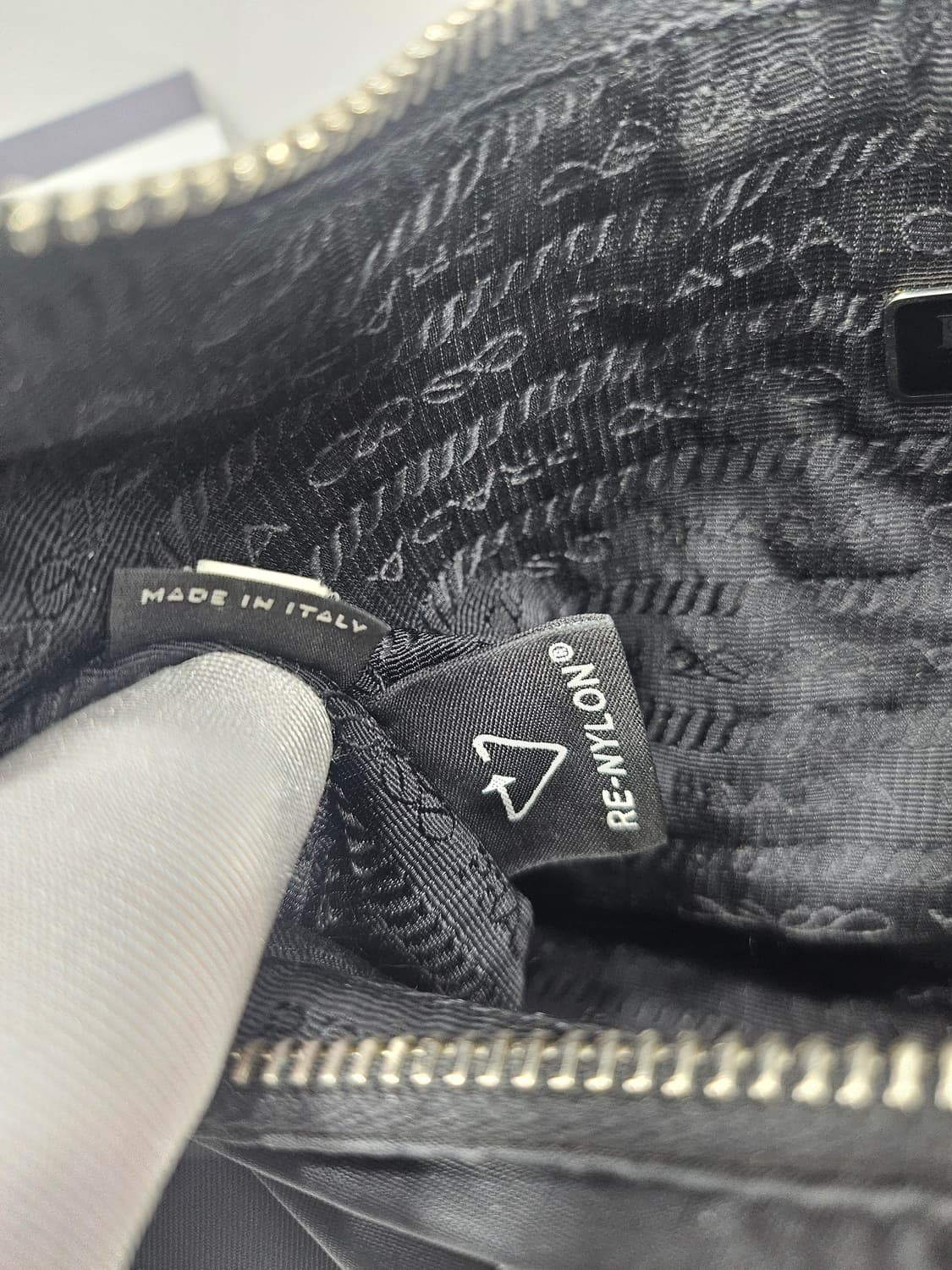 [정품]프라다 리에디션 2005 리나일론백 상품이미지9