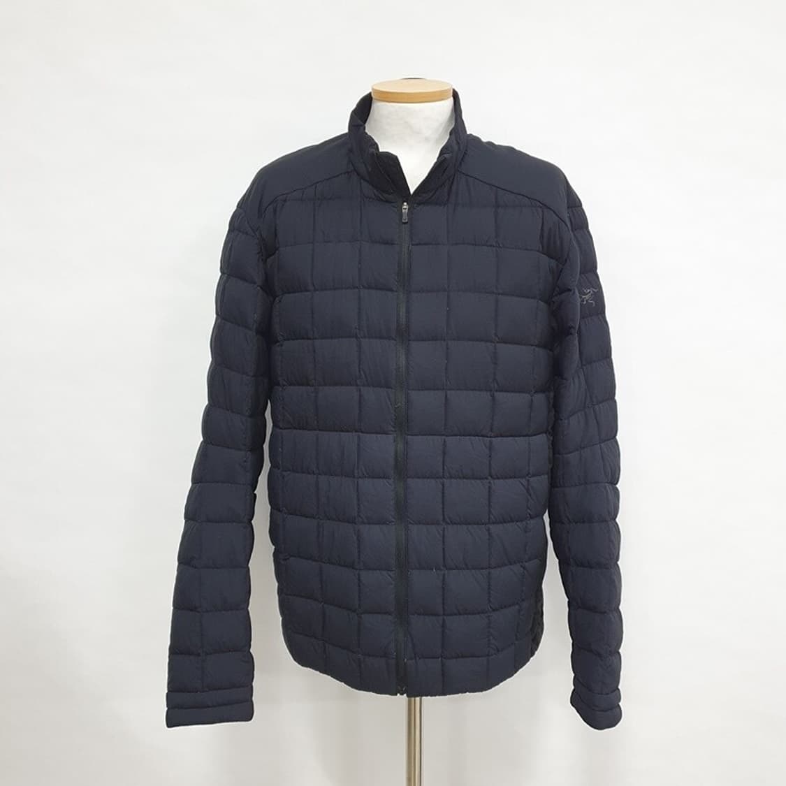 아크테릭스 남성 구스다운 경량패딩점퍼 100 라지 상품이미지3