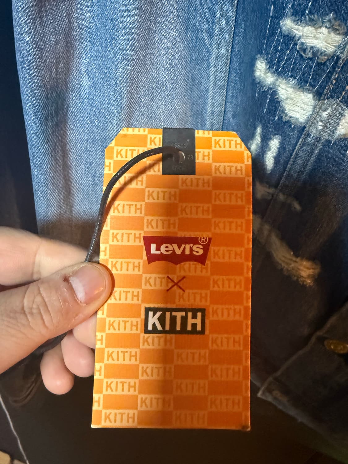 Kith x Levi's Strawberry Trucker Jacket 상품이미지5