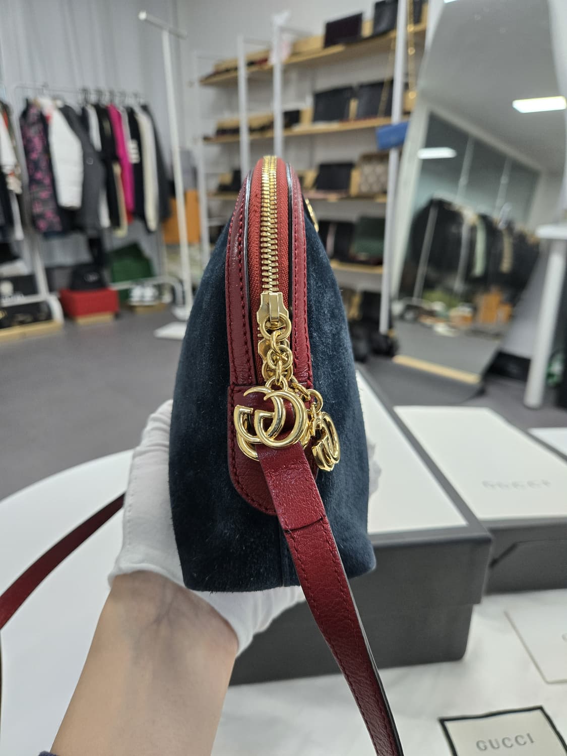 [A급컨디션]구찌 오피디아 스웨이드 크로스백 상품이미지3