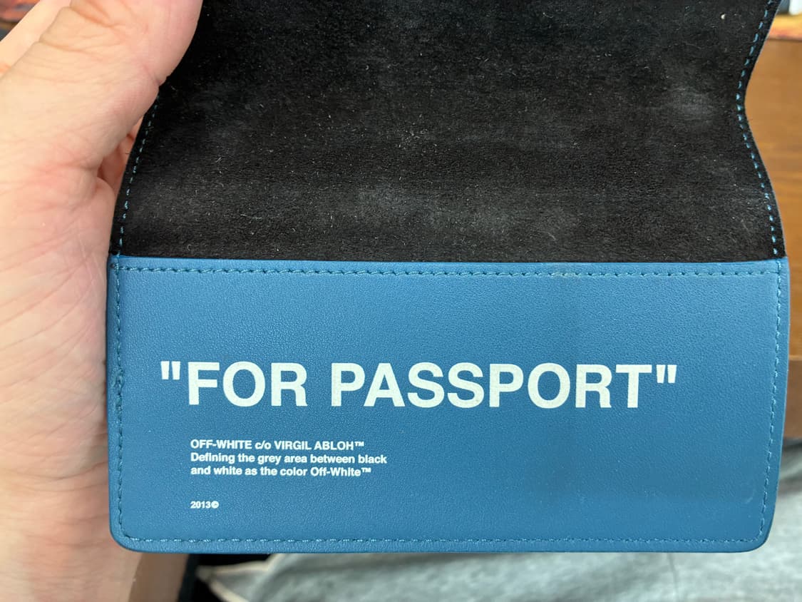 오프화이트 여권 지갑 off white passport wallet택포 상품이미지3