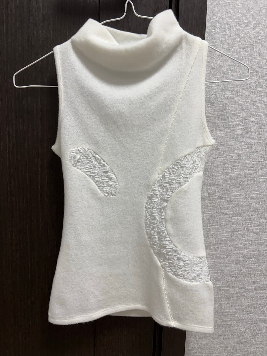 본네 슬리브리스 탑 화이트 1 상품이미지1