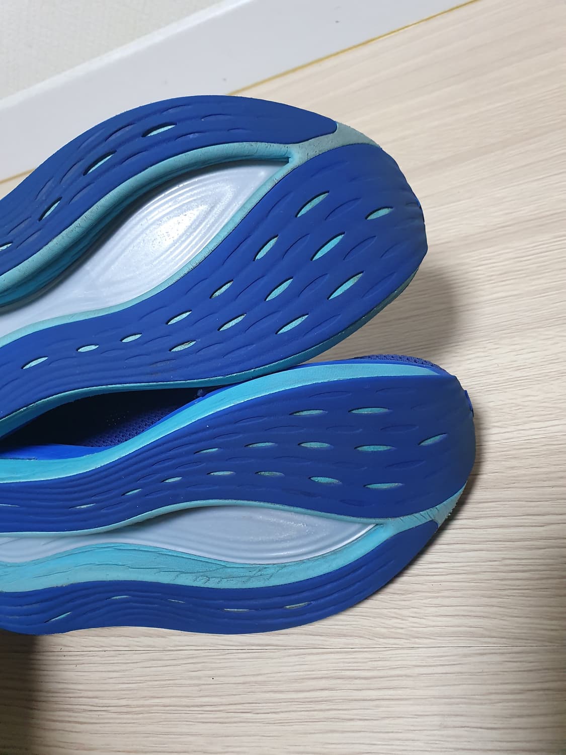 미즈노 네오 비스타 남성 런닝화 270 상품이미지8