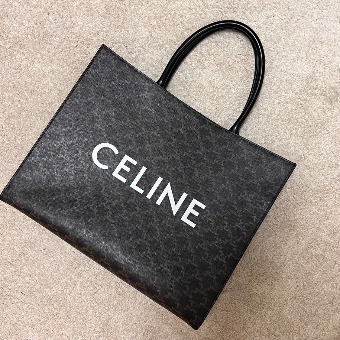 셀린느 호리즌탈 트리옹프 카바스 토트백 상품이미지1