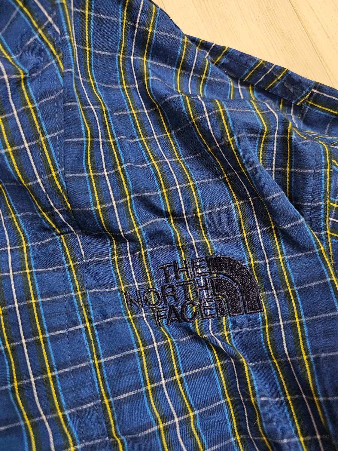 [100(L)] 노스페이스 타탄 체크 & 네이비 배색 후드 바람막이 자켓 상품이미지3