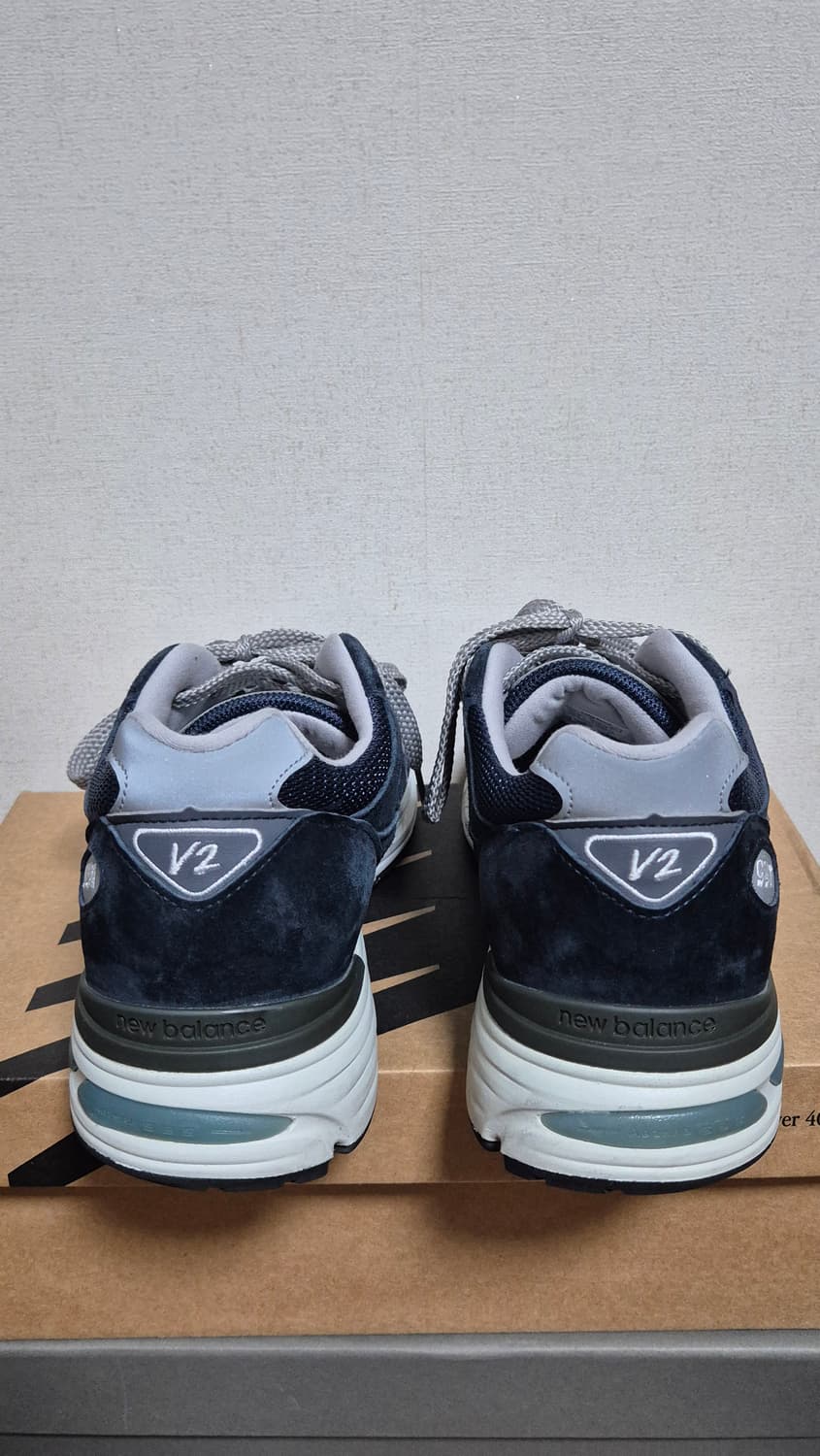 [ 300 ] 뉴발란스 991v2 네이비 팝니다  상품이미지3