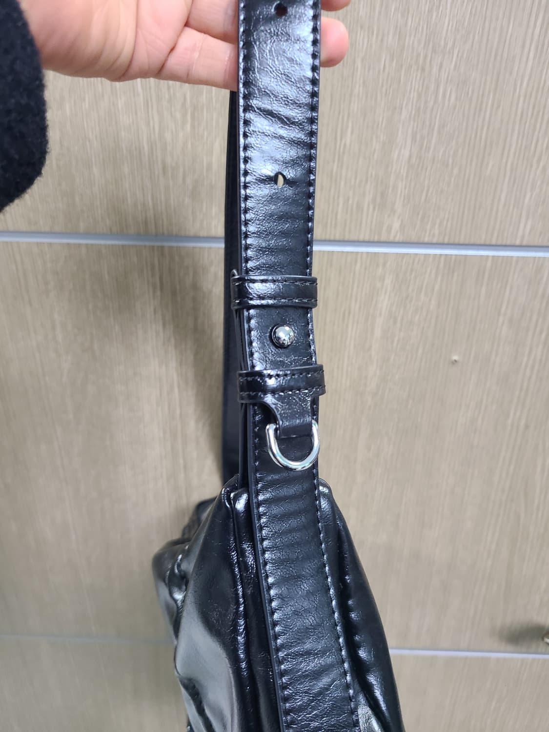 마뗑킴 블랙 셔링 숄더백  상품이미지6