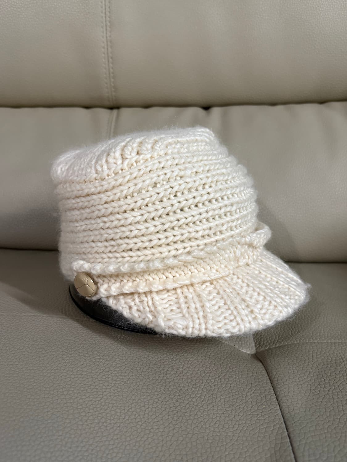 Pocket girl button point knit cap 상품이미지1