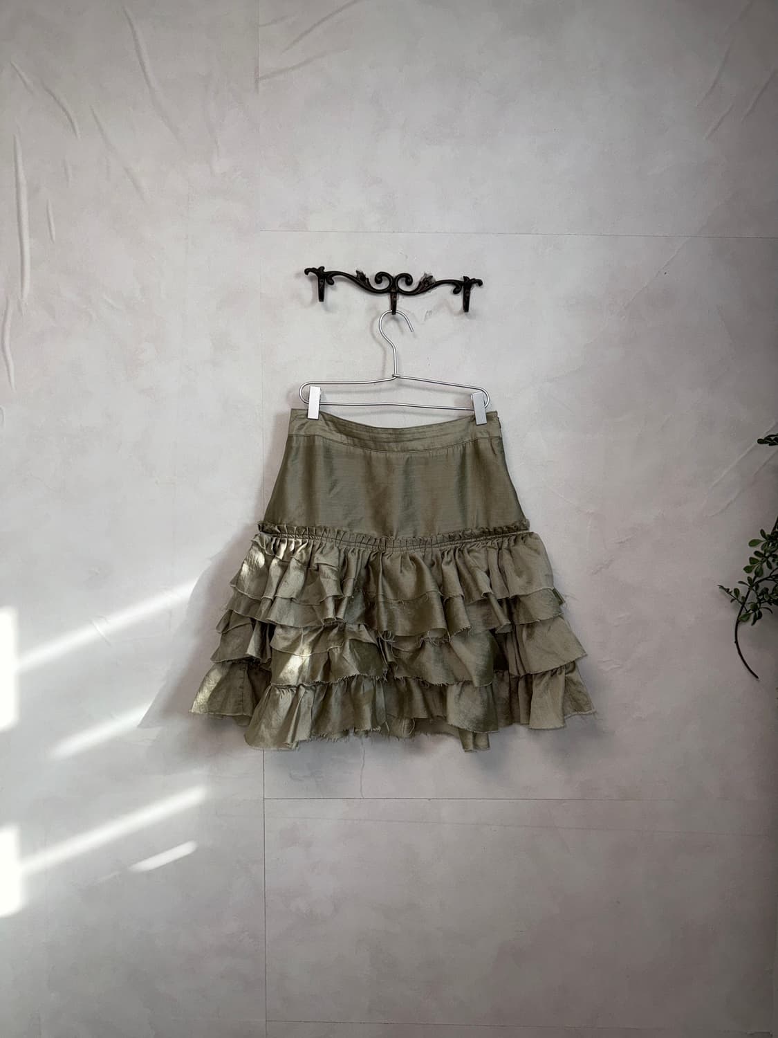 Khaki satin grunge ruffle cancan skirt 상품이미지1