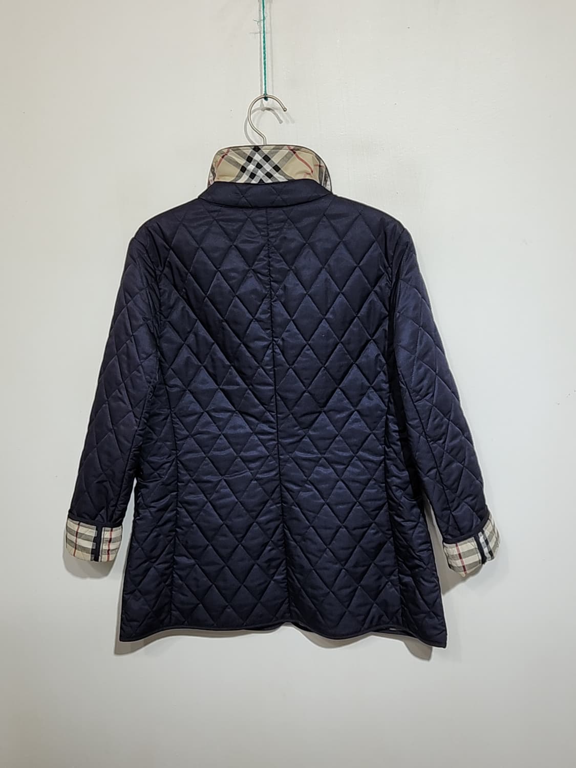 (L) 버버리 퀼팅자켓 네이비 누빔점퍼 안감 노바체크 영국판  상품이미지9